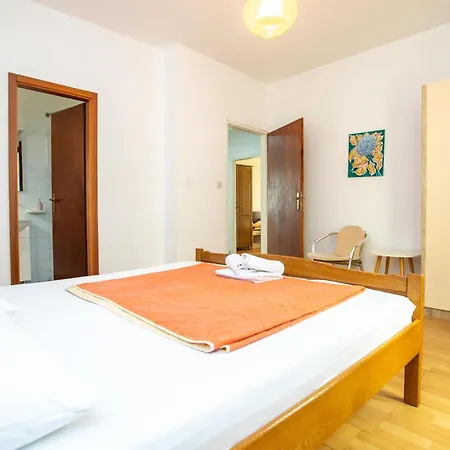 Zora Apartamento Starigrad Paklenica