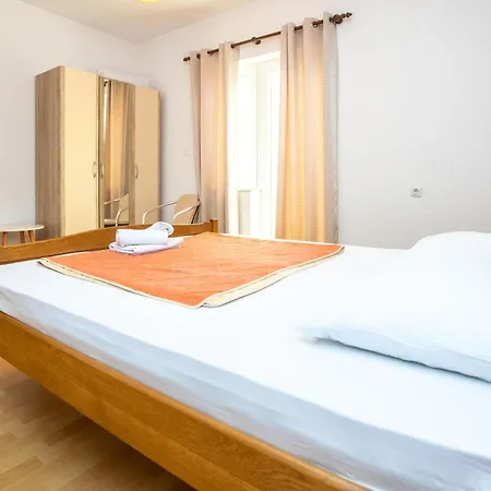 Zora Apartamento Starigrad Paklenica