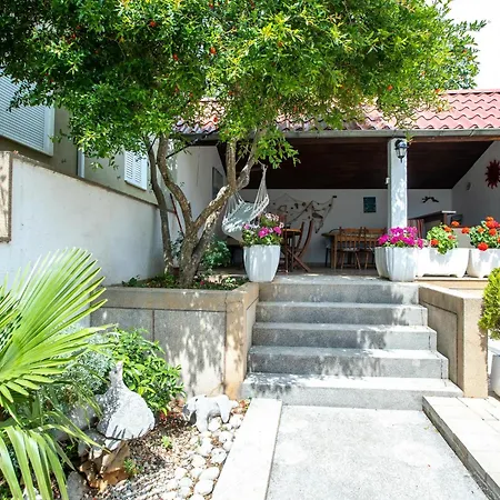 Zora Apartamento Starigrad Paklenica